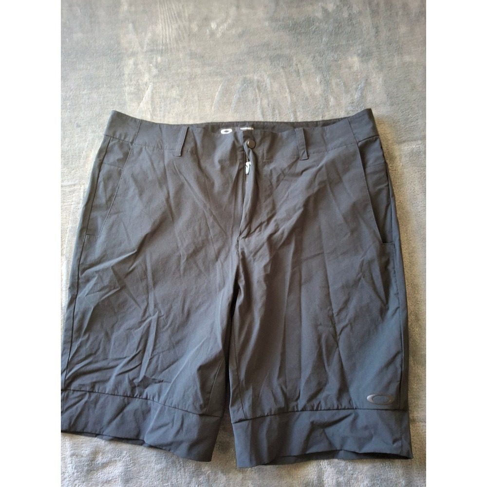 Oakley Performance Fit Shorts Mens‎ 34 Dark Gray Athletic Golf Hiking Casual